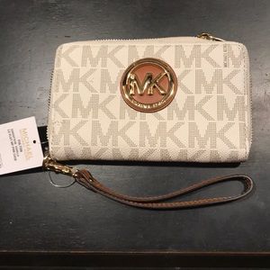 Michael Kors wristlet